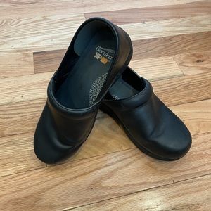 Dansko XP 2.0 Clog